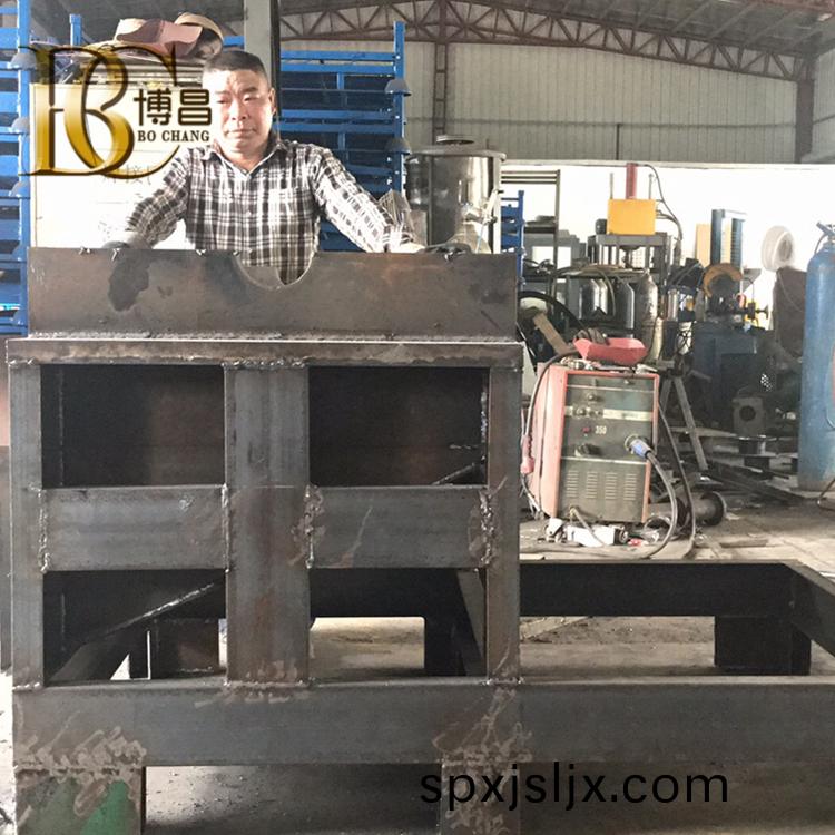 塑(su)膠(jiao)破碎(sui)機(ji)底(di)座銲接(jie)