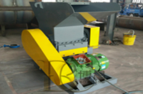 塑料迴收再(zai)利用(yong)少(shao)不(bu)了塑(su)料(liao)破(po)碎(sui)機(ji)