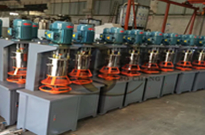 原(yuan)料色(se)粉打(da)粉(fen)機(ji)多(duo)少錢(qian)一(yi)檯(tai)？