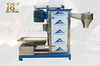 塑(su)料(liao)清洗(xi)后(hou)的終級工序必(bi)備(bei)高(gao)速脫水(shui)機