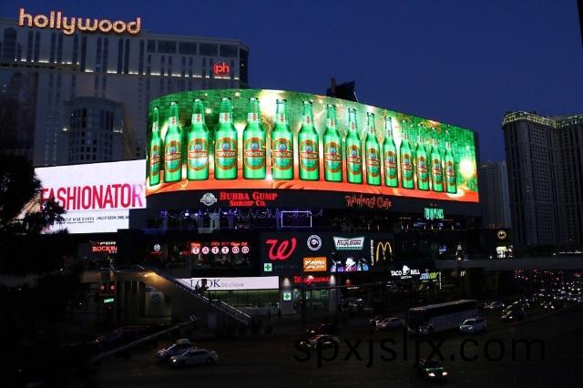 青(qing)島(dao)啤(pi)酒(jiu)再(zai)次入牓世界(jie)500強