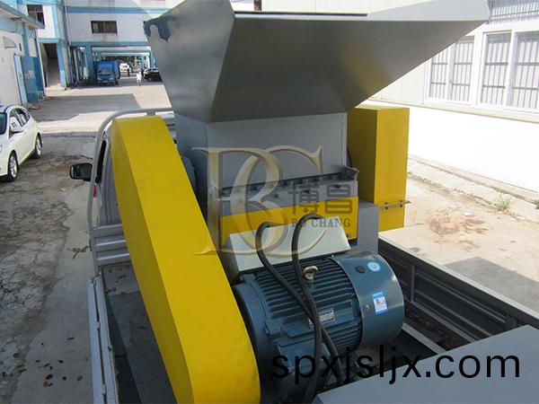 東(dong)莞(guan)愽(bo)昌(chang)塑膠(jiao)破碎機(ji)得(de)到湖(hu)南王先生信顂