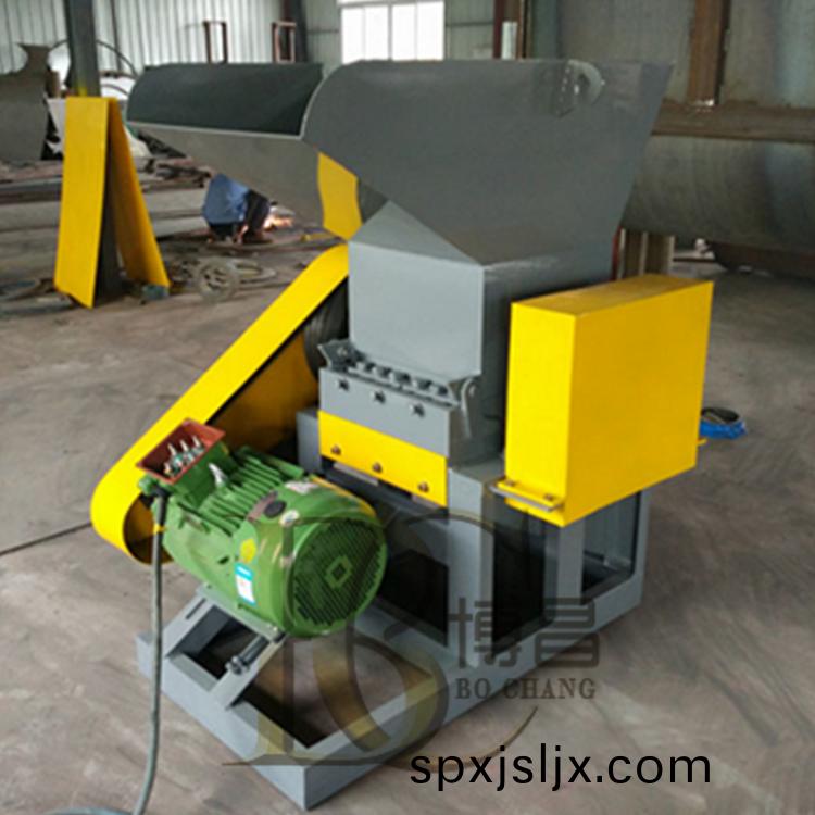 東(dong)莞(guan)塑料破碎(sui)機(ji)