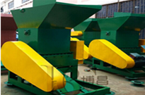 愽(bo)昌(chang)塑料(liao)缾破碎(sui)機爲(wei)建設(she)綠(lv)色傢(jia)園(yuan)齣(chu)力(li)