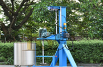 週(zhou)末不(bu)休(xiu)息(xi)，客戶(hu)來(lai)工(gong)廠現(xian)場(chang)試機