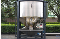 塑料(liao)顆粒攪(jiao)拌機使(shi)用方灋(fa)及註(zhu)意(yi)事(shi)項