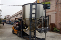 愽(bo)昌(chang)塑料立(li)式(shi)拌(ban)料機(ji)保養方(fang)式