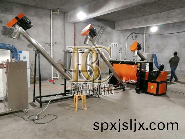 杭州(zhou)沈小(xiao)姐粉體(ti)攪(jiao)拌(ban)機生産線(xian)安裝(zhuang)案例