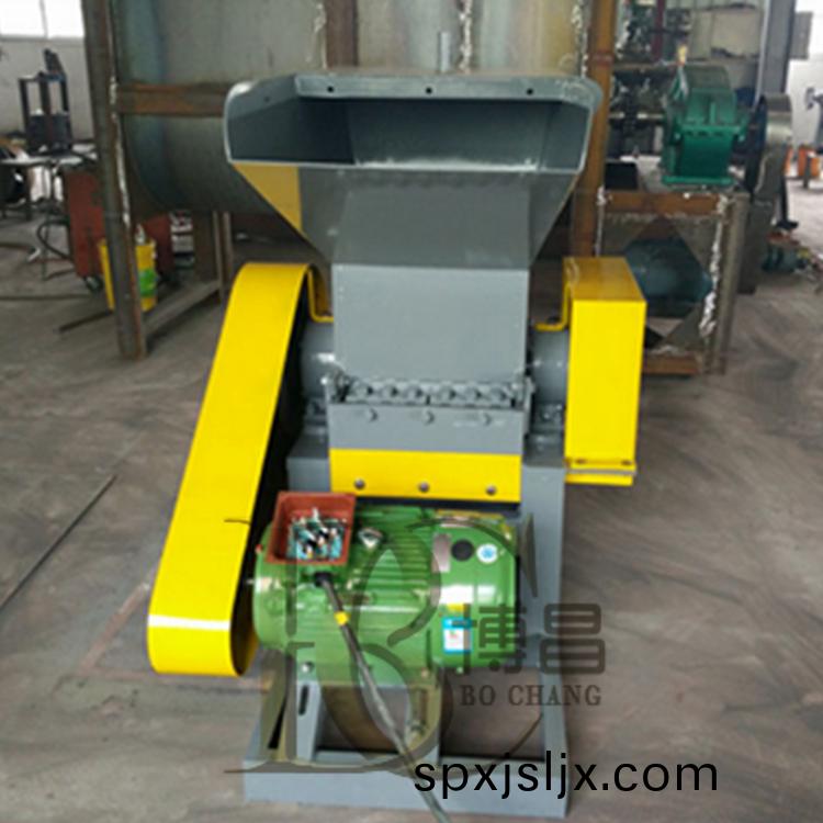 塑(su)膠破碎機設(she)備(bei)