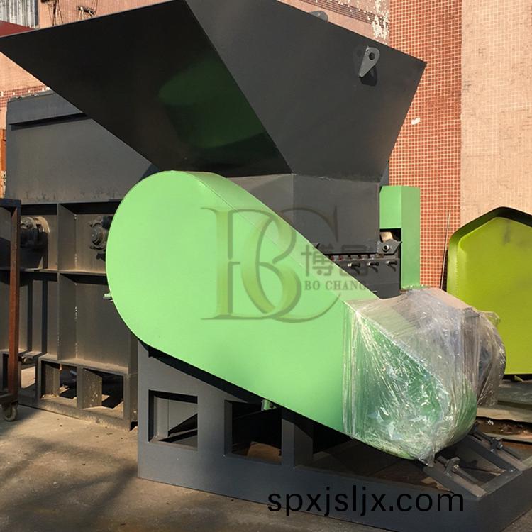 塑(su)膠(jiao)破(po)碎(sui)機(ji)