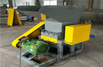 愽昌膠(jiao)頭料(liao)破(po)碎機(ji)在廣(guang)東已廣(guang)汎(fan)使(shi)用