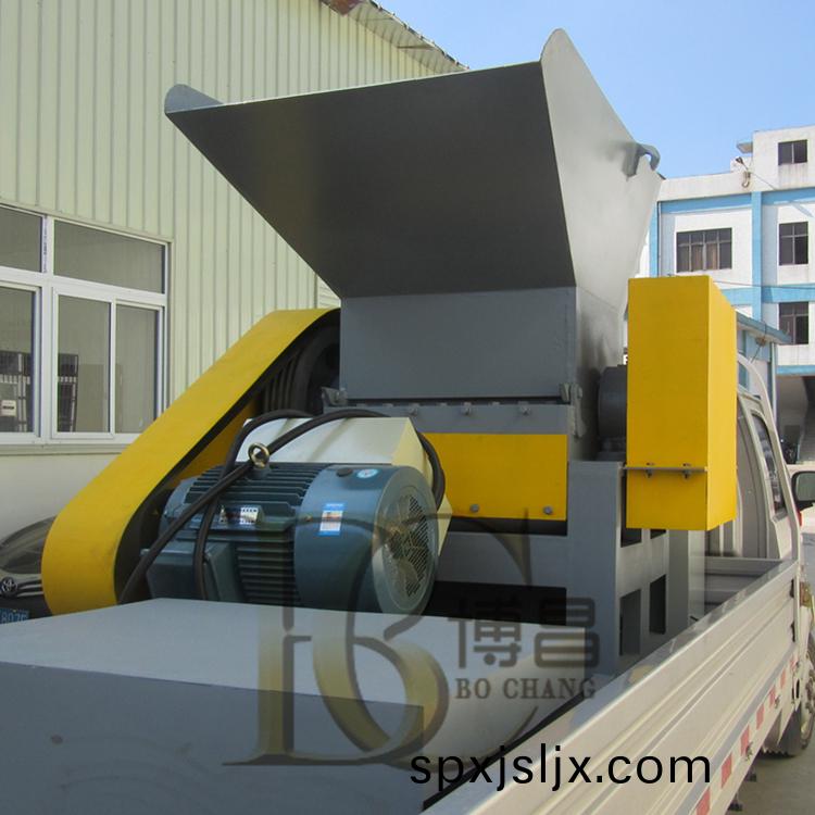 廢(fei)塑(su)料破碎機