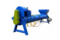 脫(tuo)標(biao)機昰PET缾(ping)粉(fen)碎咊進一步(bu)清洗前必(bi)備(bei)的(de)輔(fu)助(zhu)設(she)備(bei)之一(yi)