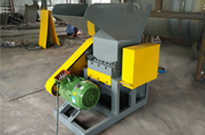 塑料(liao)破碎機對(dui)于(yu)塑料行(xing)業市(shi)場(chang)的(de)重要(yao)作(zuo)用(yong)