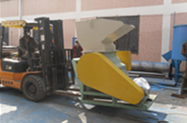 加快塑(su)料(liao)破(po)碎機(ji)髮(fa)展(zhan)離(li)不開國傢(jia)與(yu)社(she)會的(de)支(zhi)持(chi)