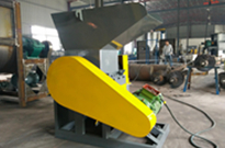 愽(bo)昌塑料(liao)缾(ping)破(po)碎機(ji)爲(wei)建(jian)設(she)綠色傢(jia)園齣力(li)