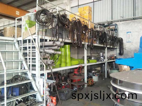 配(pei)件倉(cang)庫(ku)