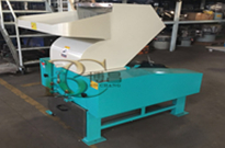 金(jin)屬破碎機設(she)備(bei)髮(fa)展(zhan)爲(wei)工廠帶(dai)來的利(li)益(yi)