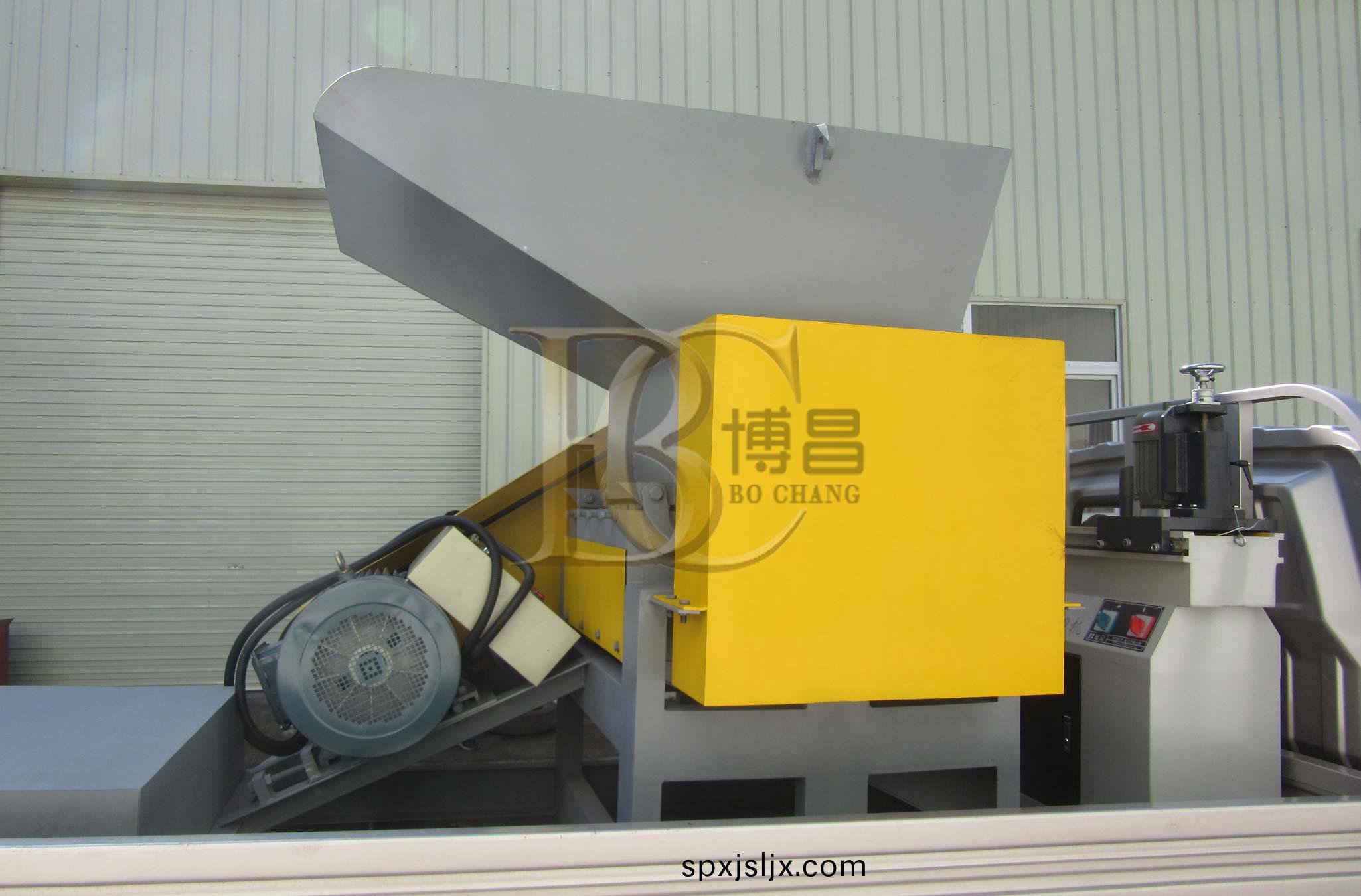 塑料破碎(sui)機設備行業(ye)髮(fa)展現(xian)狀